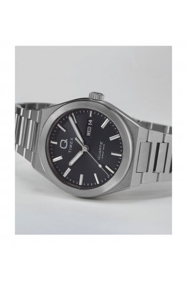 Timex Q Gents Continental Day/Date 39mm Stainless Steel Bracelet Watch TW2Y25000