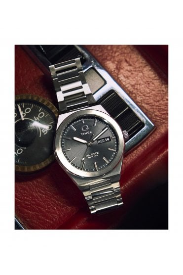 Timex Q Gents Continental Day/Date 39mm Stainless Steel Bracelet Watch TW2Y25000